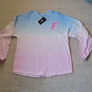 Long sleeve

Crew neck